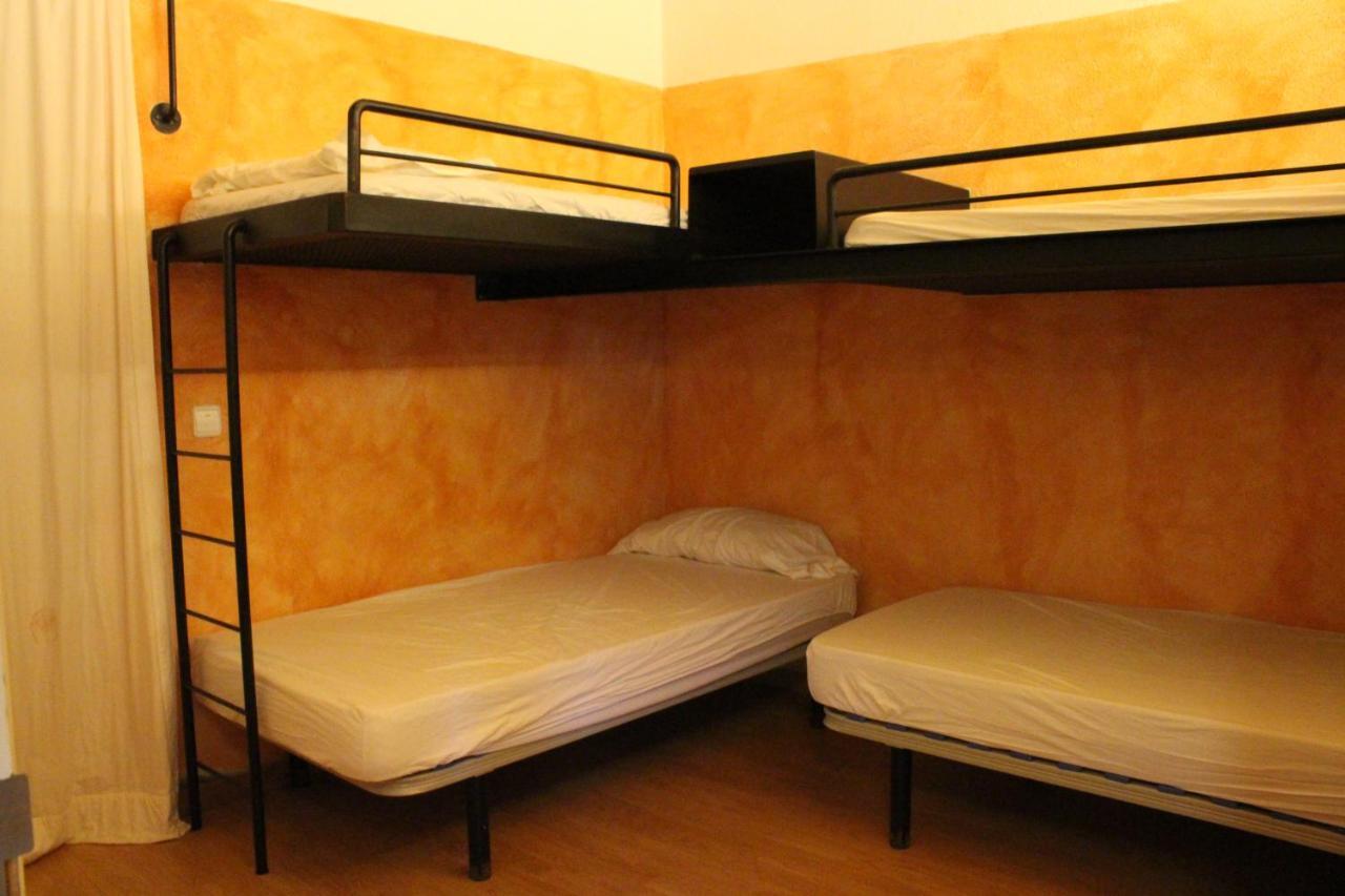Mas Pages Hostel Sant Esteve De Guialbes Kültér fotó